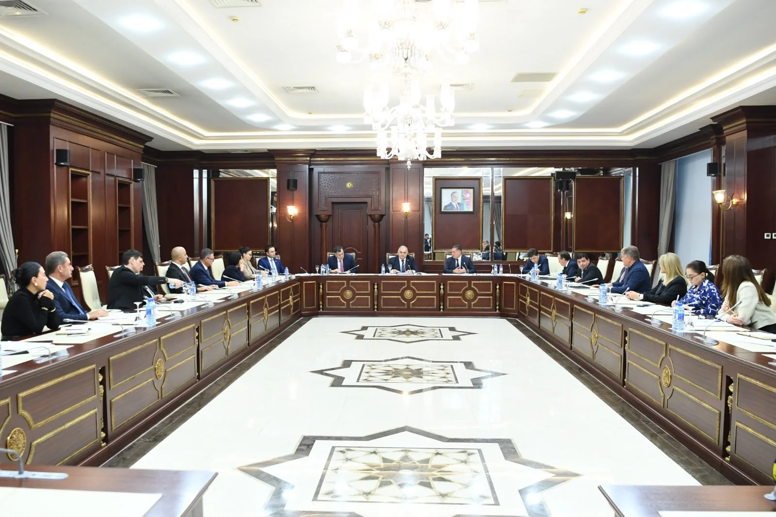 Müdafiə, təhlükəsizlik və korrupsiya ilə mübarizə komitəsinin iclasında