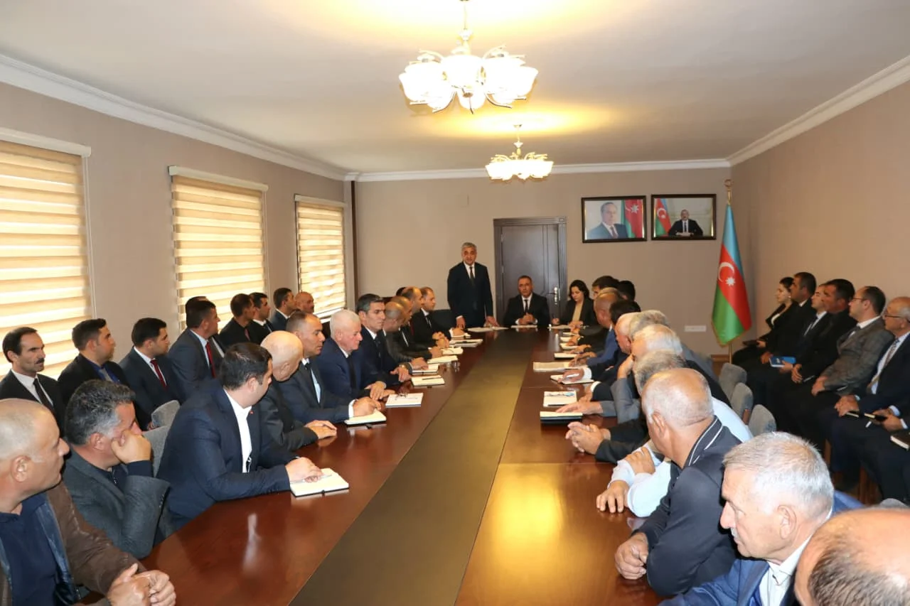 Naxçıvanda Dövlət Proqramının icrası ilə bağlı müşavirə keçirilib