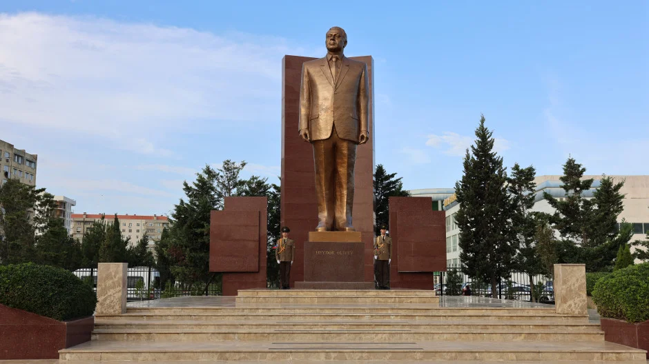 FHN-in Akademiyasında gənc kursantların hərbi andiçmə və məzunların buraxılış mərasimi keçirilib (video, foto)