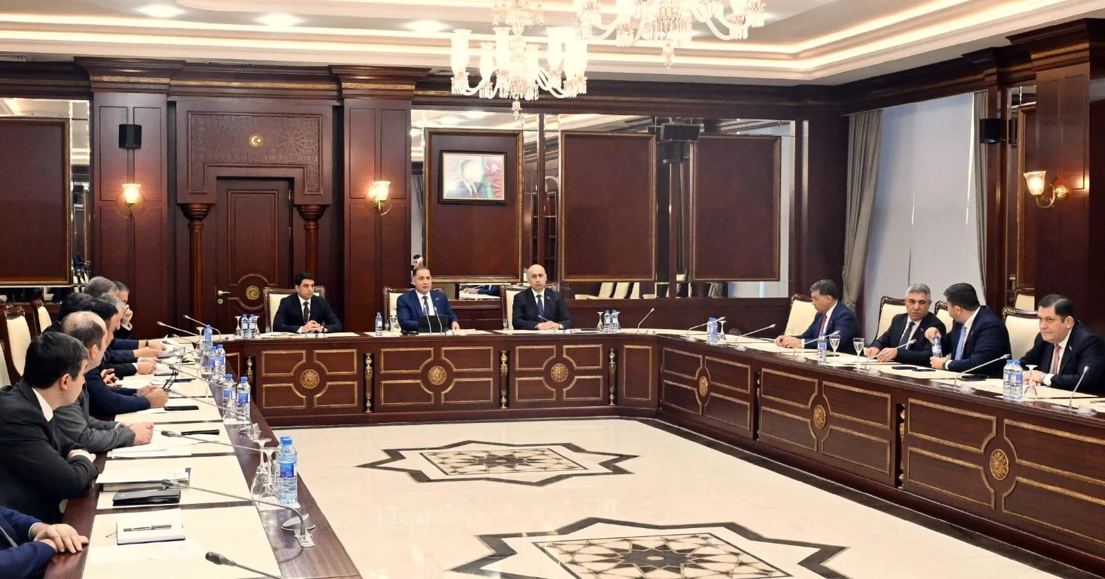 İqtisadi siyasət, sənaye və sahibkarlıq komitəsinin iclasında