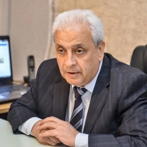 Azad Vətən Partiyası məktəbli geyim forması ilə bağlı qərarı dəstəkləyir