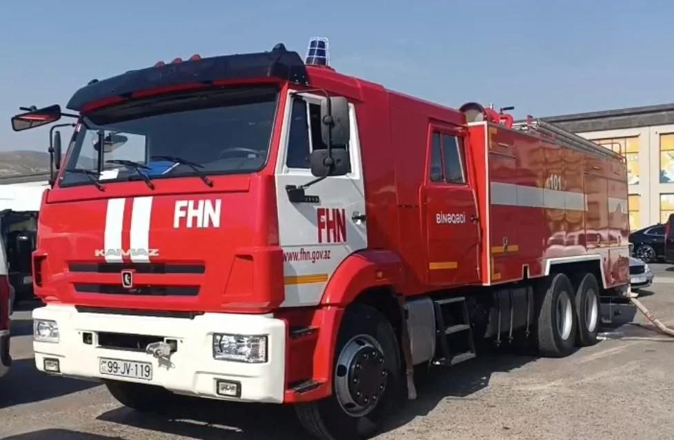 Bakı şəhərinin Qaradağ rayonunun Lökbatan qəsəbəsində anbarda yanğın baş verib