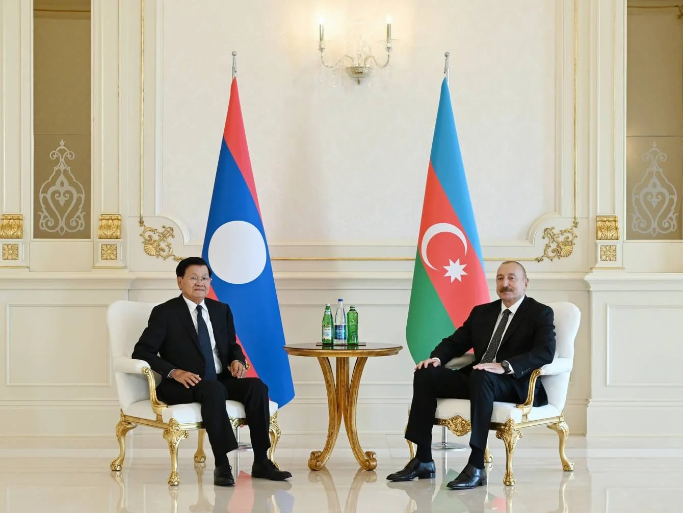 Laos Xalq Demokratik Respublikasının Prezidenti Azərbaycana səfərə gəlib ( VİDEO)-(FOTO)