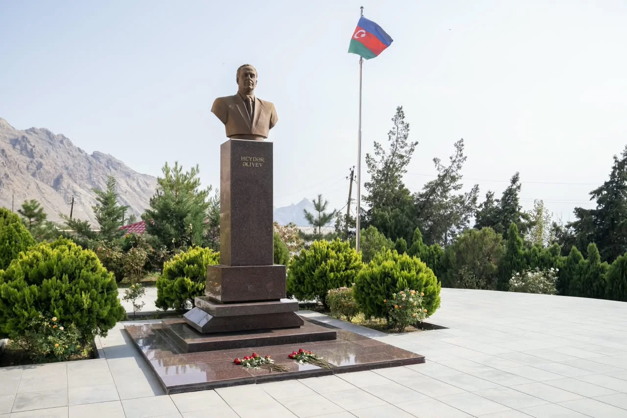 Səlahiyyətli nümayəndə Ordubad rayon ictimaiyyətinin ağsaqqalları ilə görüşüb